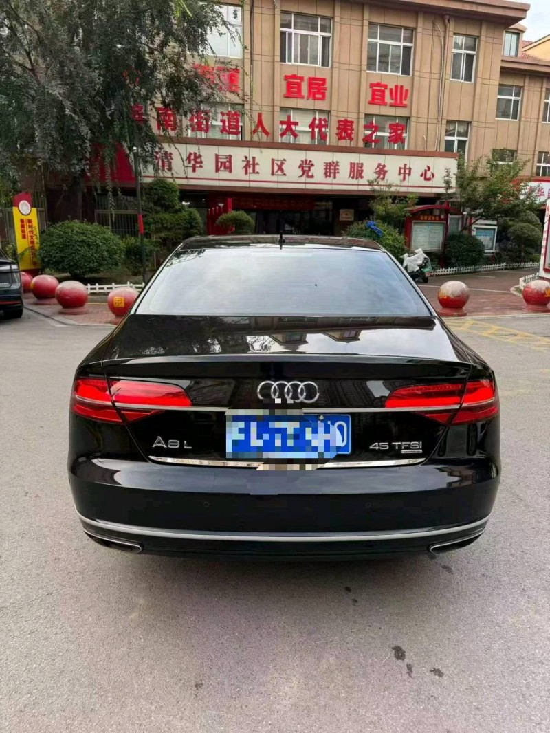 烟台18年奥迪A8L9