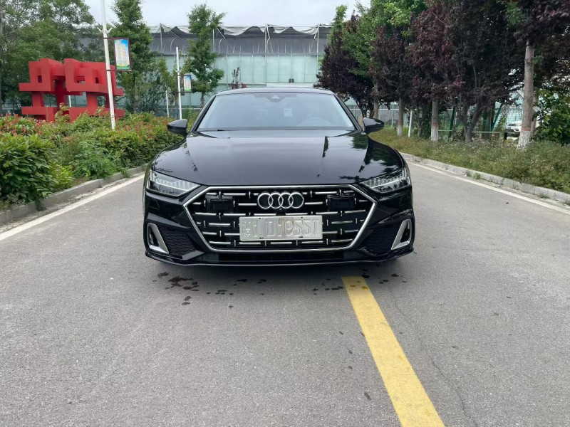 济宁25年奥迪A7L1