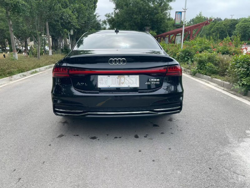 济宁25年奥迪A7L8