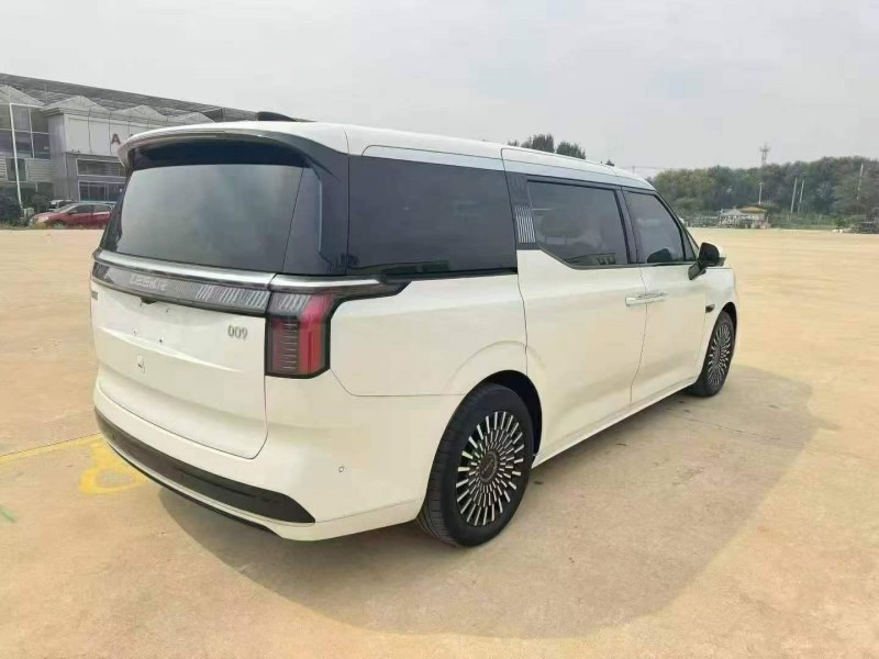 潍坊23年极氪汽车0097