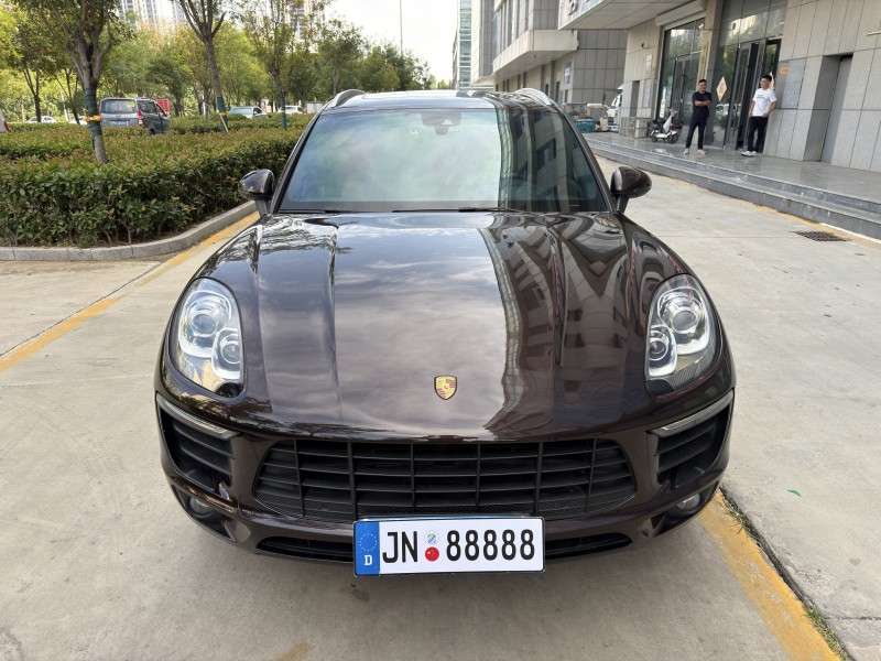 济宁18年保时捷Macan1