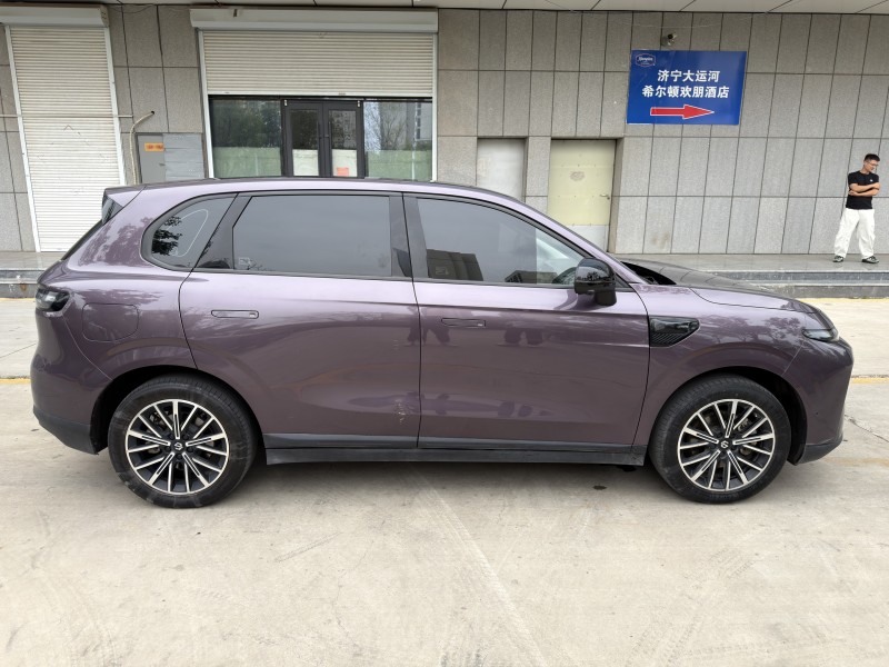 济宁25年零跑汽车B104