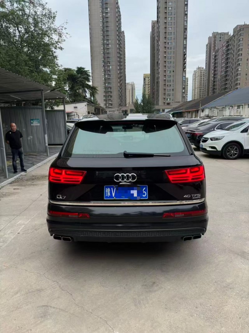 新乡18年奥迪Q78