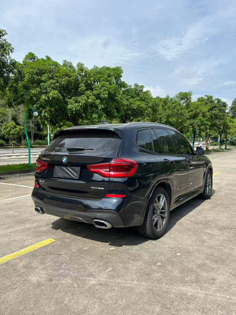 广州19年宝马X35