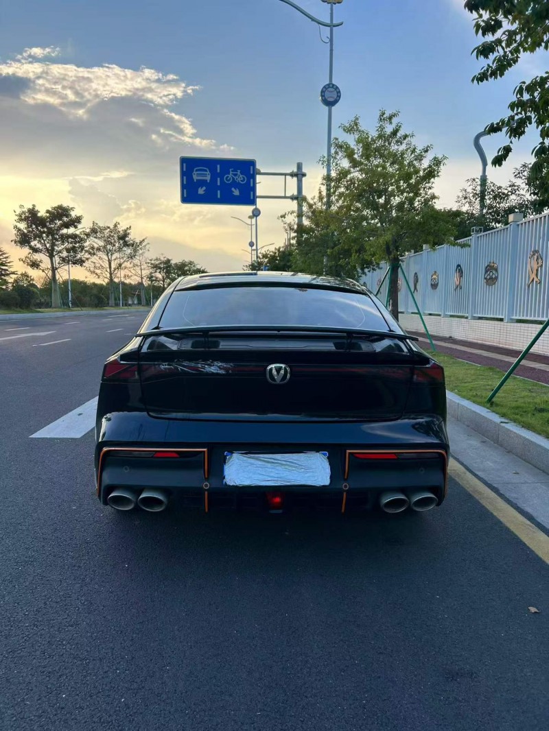 中山23年长安汽车UNI7