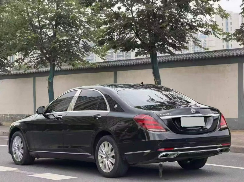 新乡19年奔驰S8