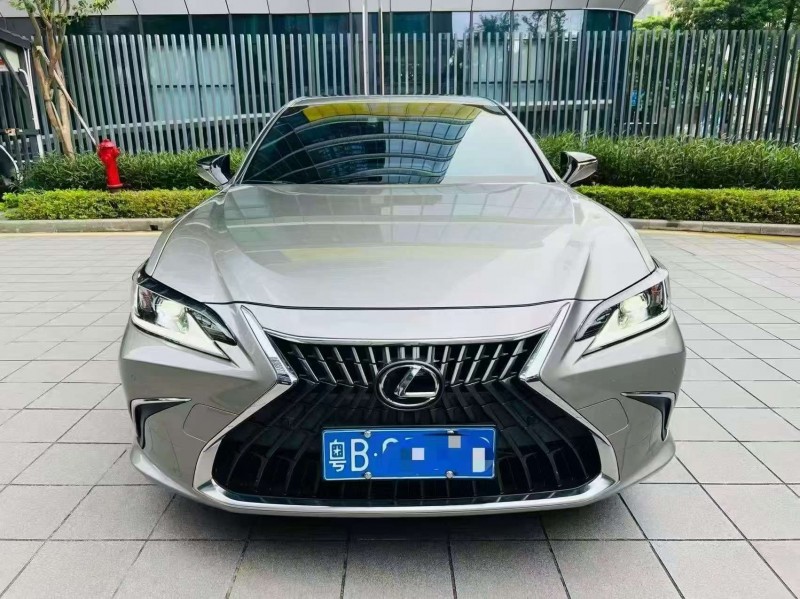 广州21年雷克萨斯ES1