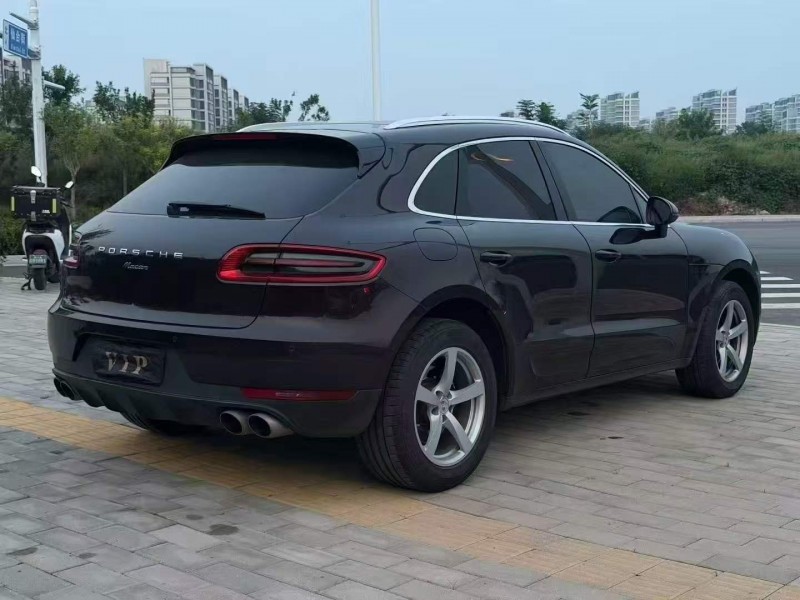 承德16年保时捷Macan7