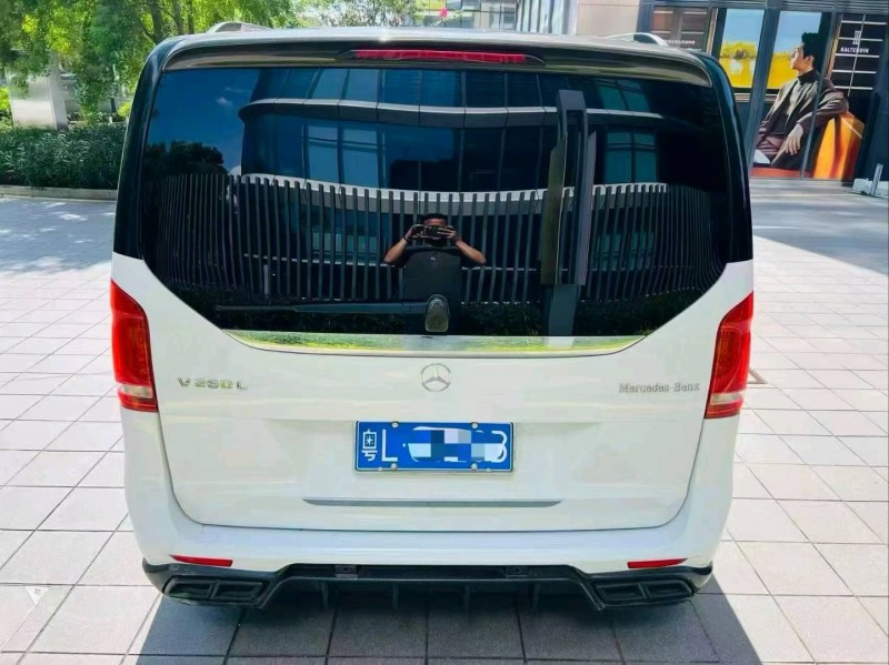 广州21年奔驰V7