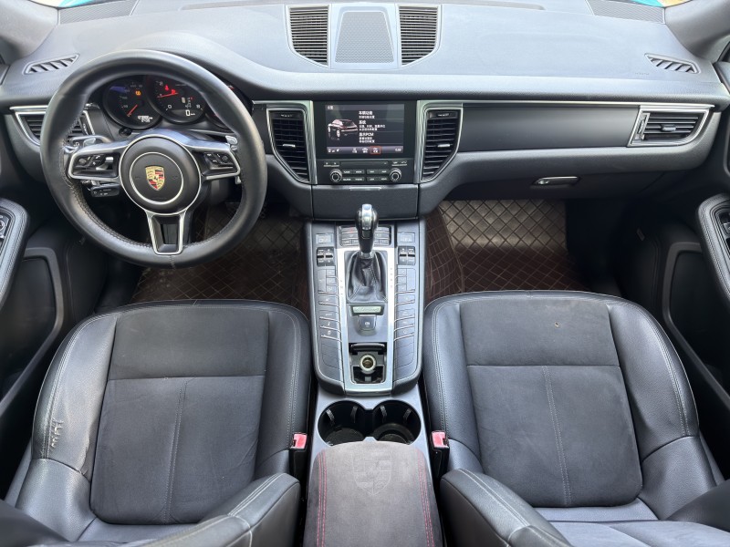 济宁16年保时捷Macan8
