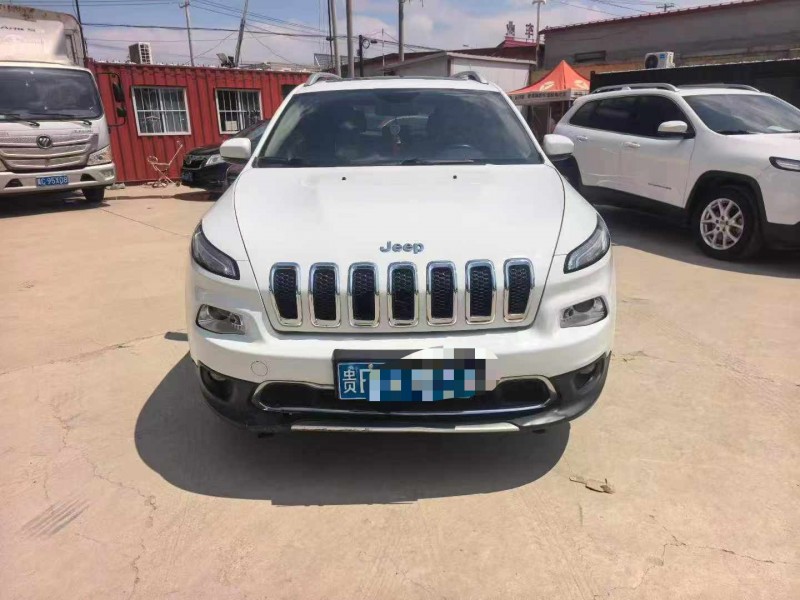 保定18年Jeep自由光1