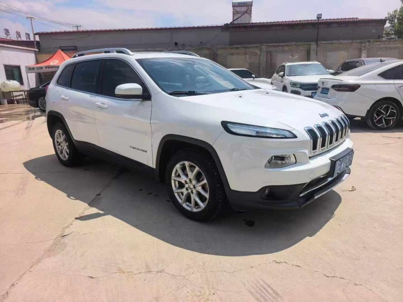 保定18年Jeep自由光3