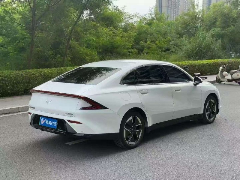 广州25年五菱汽车星光8