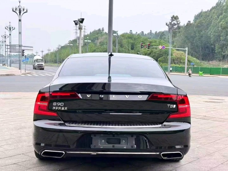 新余17年沃尔沃S906