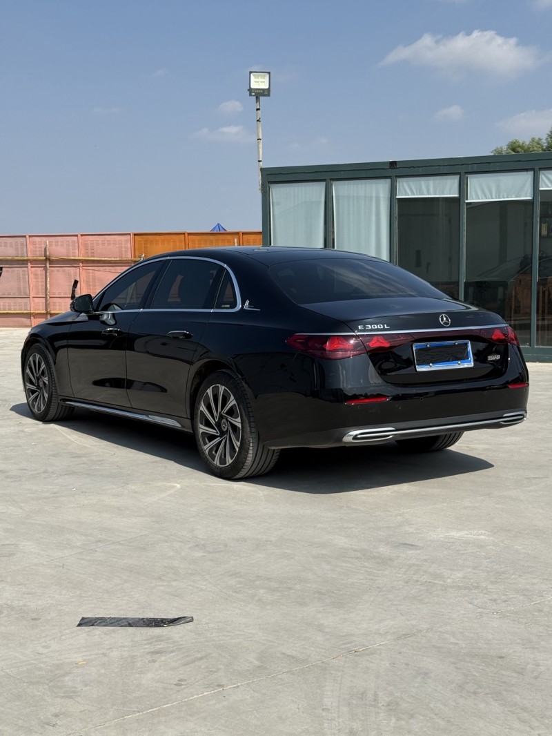 新乡24年奔驰E8