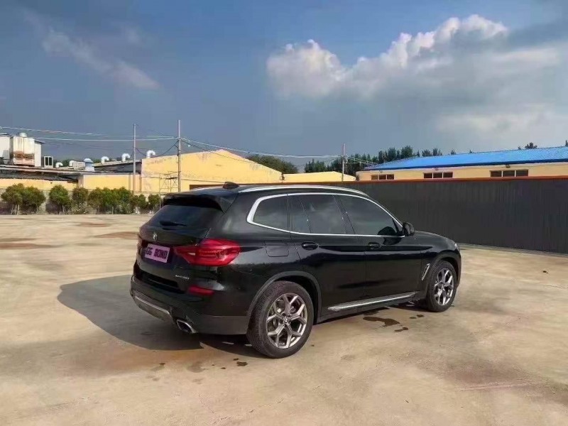 东营21年宝马X38