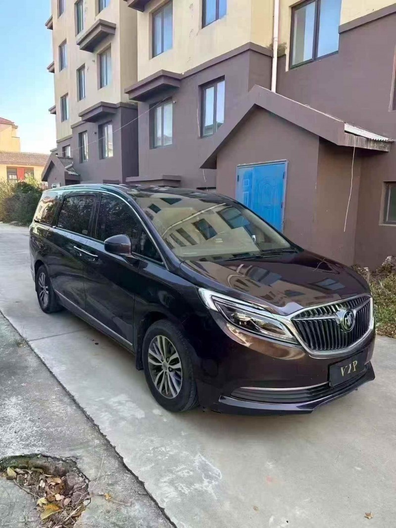 潍坊17年别克GL82