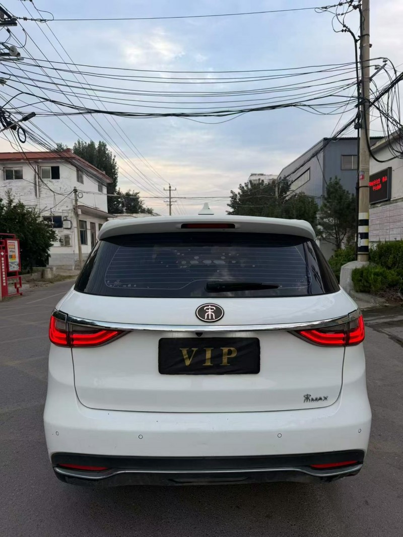 泰安18年比亚迪宋MAX9