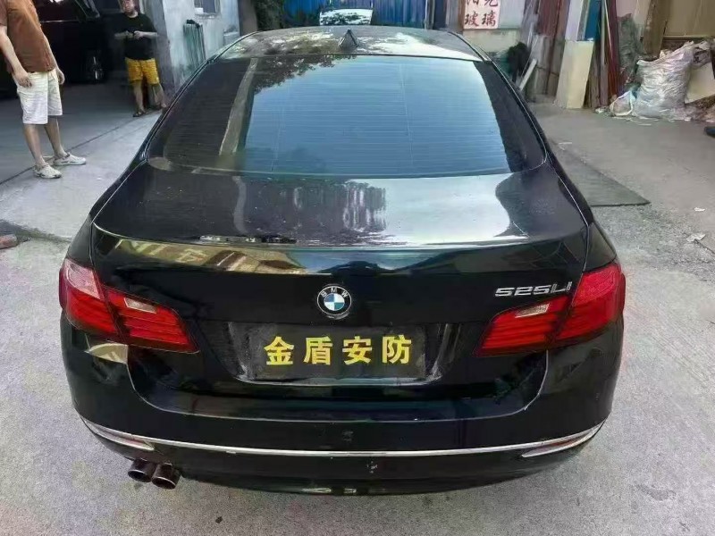 潍坊16年宝马5系9