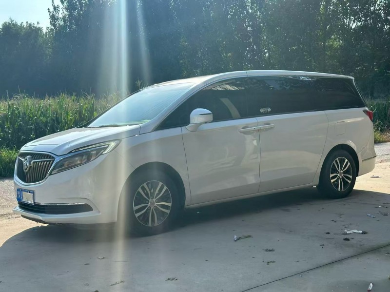 新乡19年别克GL82