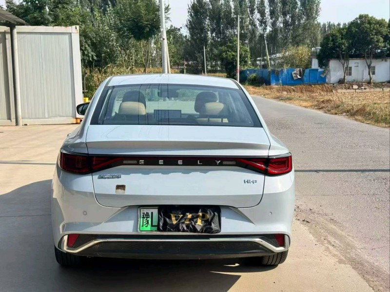 新乡24年吉利帝豪9