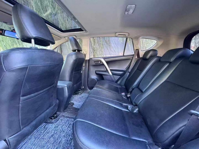 保定16年丰田RAV4荣放6