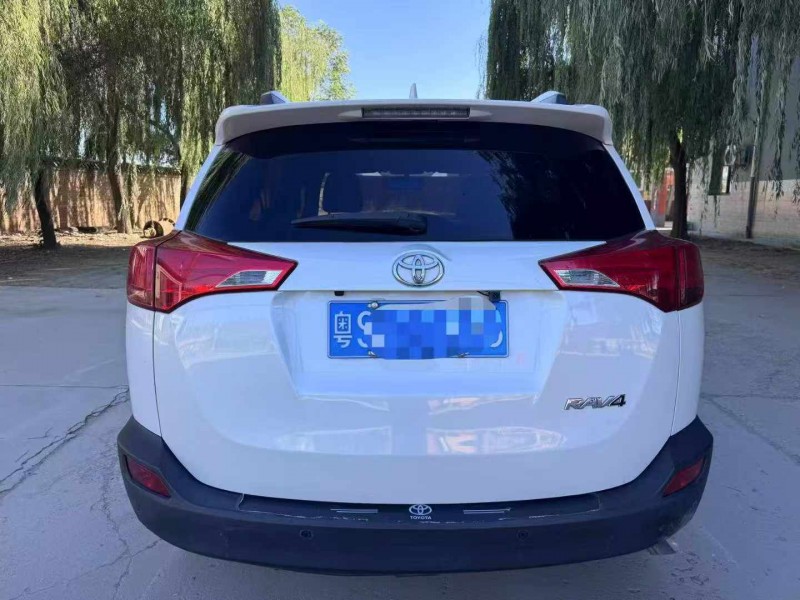 保定16年丰田RAV4荣放9