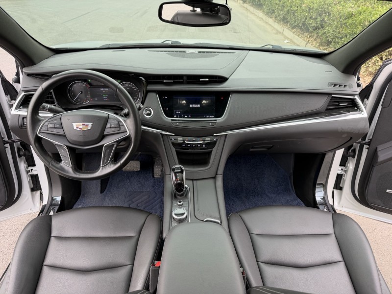 济宁22年凯迪拉克XT56