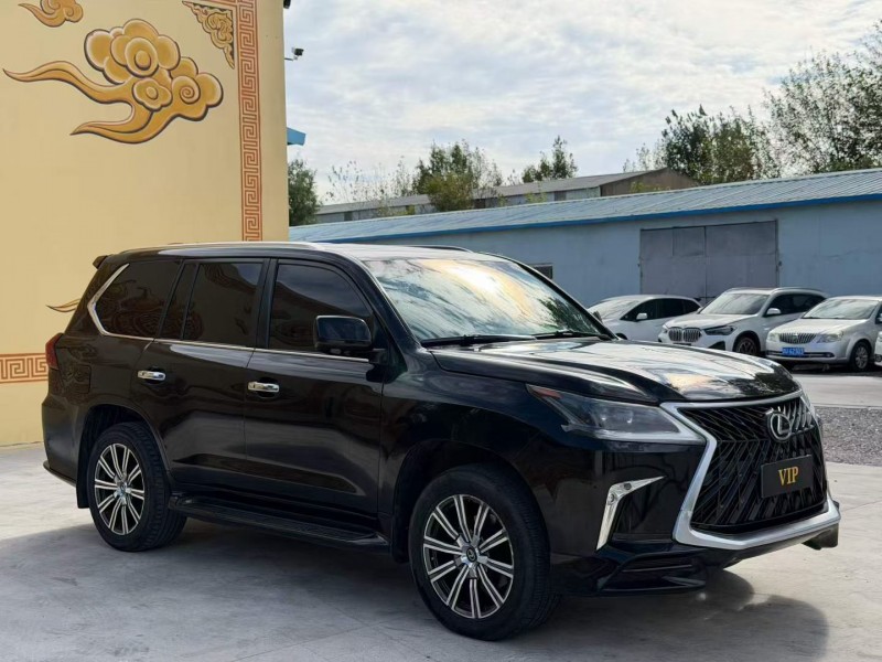 青岛10年雷克萨斯LX3