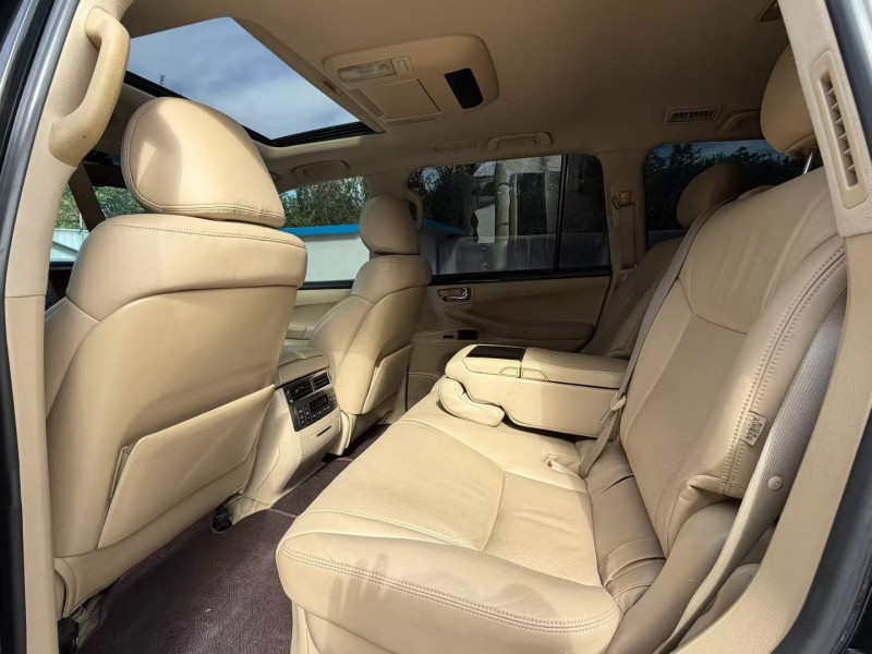 青岛10年雷克萨斯LX5