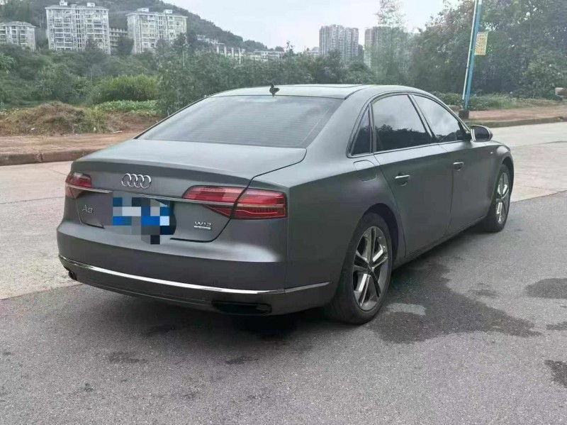 泉州13年奥迪A8L7