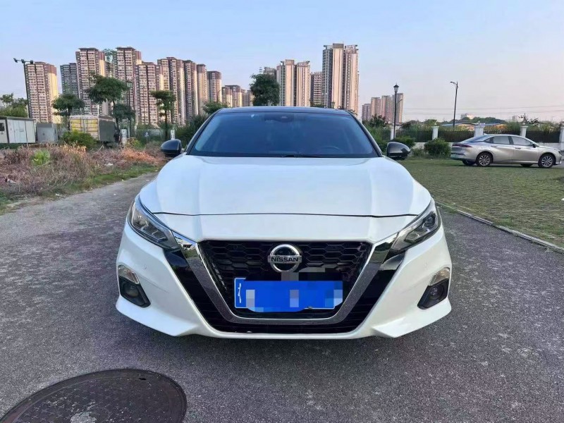 南宁21年日产天籁1