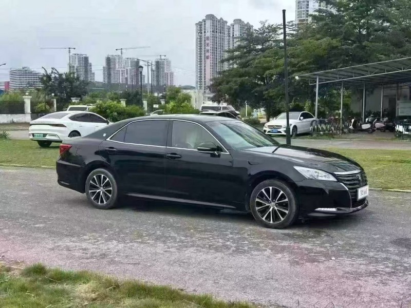 南宁18年丰田皇冠2