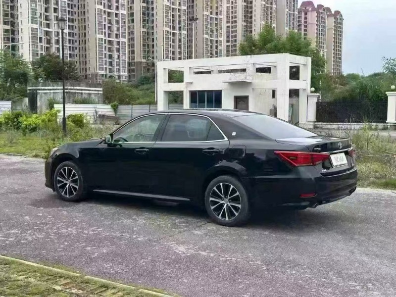 南宁18年丰田皇冠8
