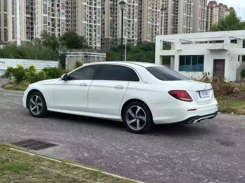 南宁17年奔驰E8