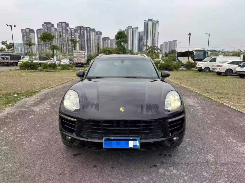 南宁16年保时捷Macan1