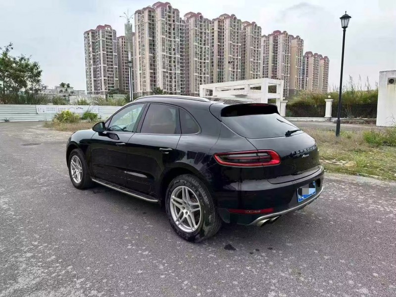 南宁16年保时捷Macan8