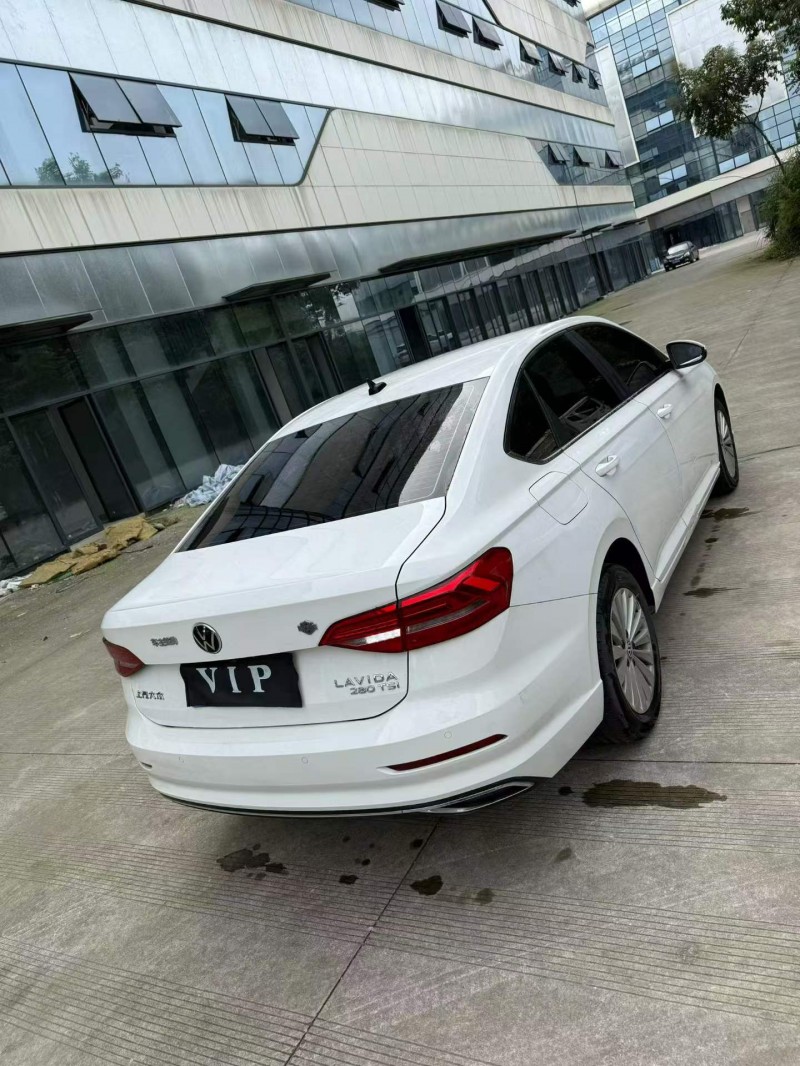 乐山21年大众朗逸6