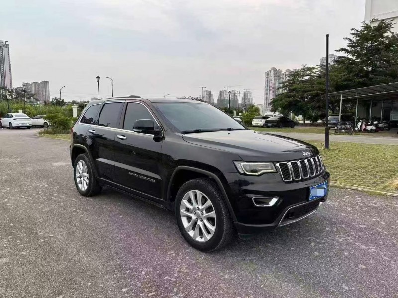 南宁18年Jeep大切诺基3