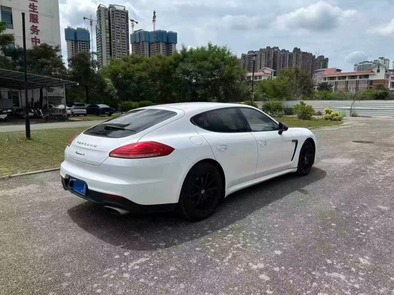 南宁14年保时捷帕拉梅拉7