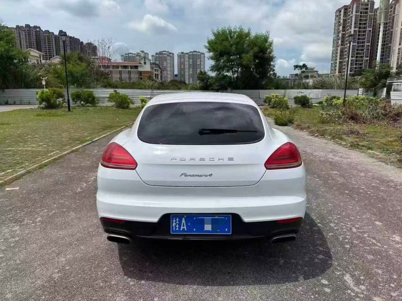 南宁14年保时捷帕拉梅拉9