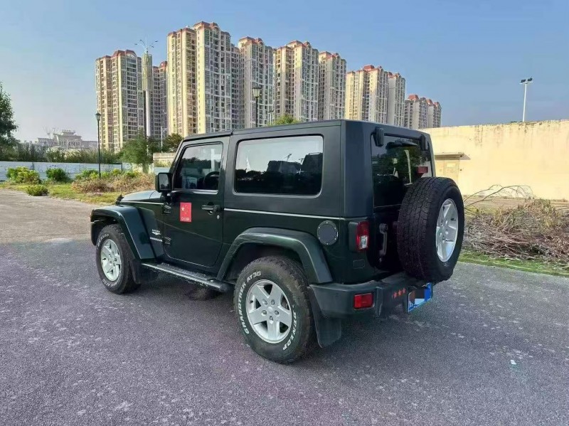 南宁11年Jeep牧马人8