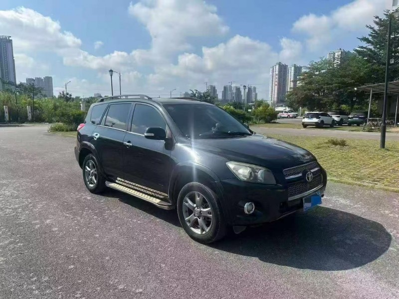 南宁13年丰田RAV42