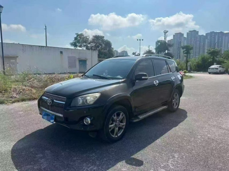 南宁13年丰田RAV43