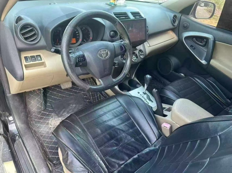 南宁13年丰田RAV44