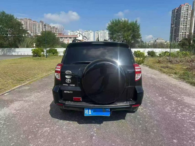 南宁13年丰田RAV49