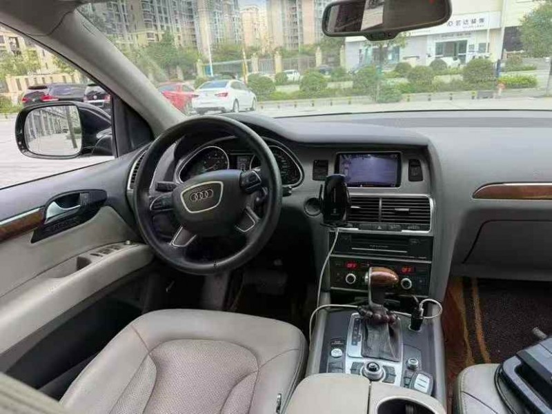 九江12年奥迪Q74