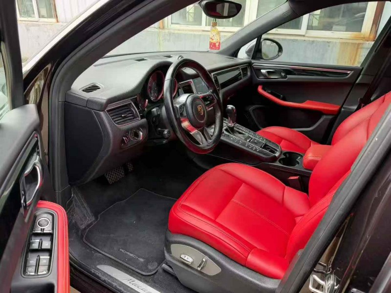 潍坊17年保时捷Macan7