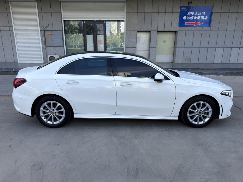 济宁21年奔驰A4