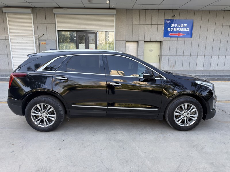 济宁19年凯迪拉克XT54